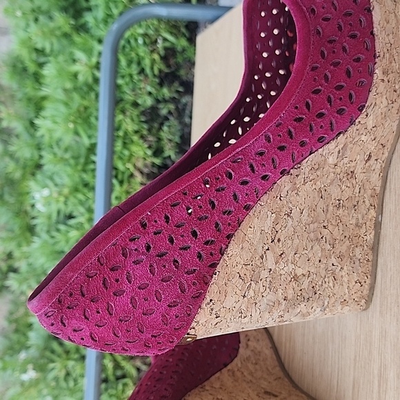 JIMMY CHOO 'PAPINA' BERRY WINE SUEDE CORK WEDGE Size 40 - Picture 6 of 14